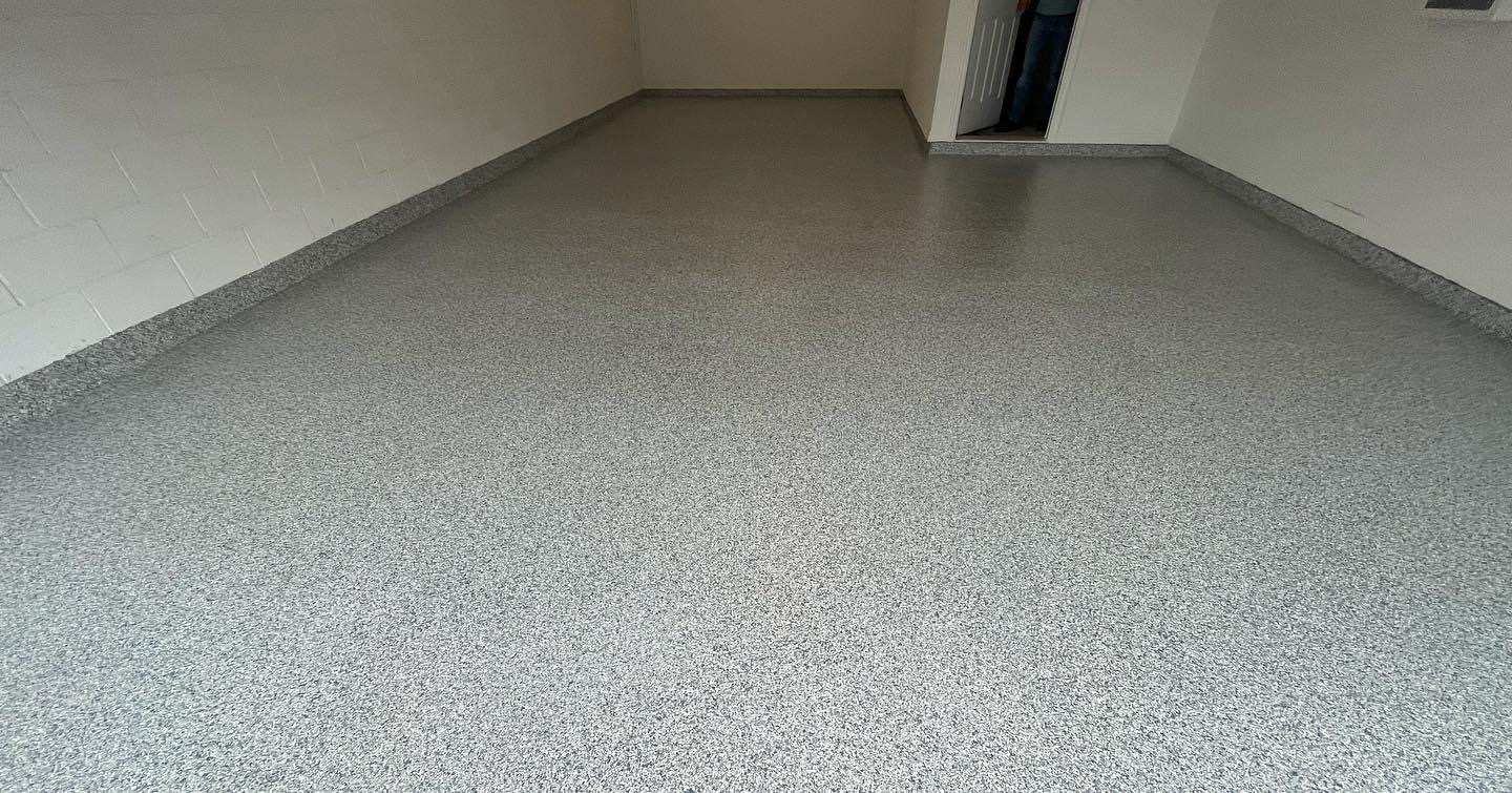 Decorative flake epoxy floor pattern for garage in Northeast Florida